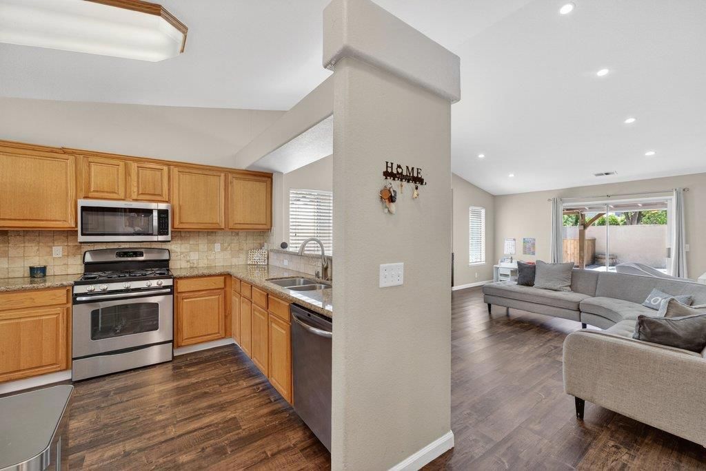 Image 7 of property listing at 651 Monte Carlo Drive, Hollister, CA 95023