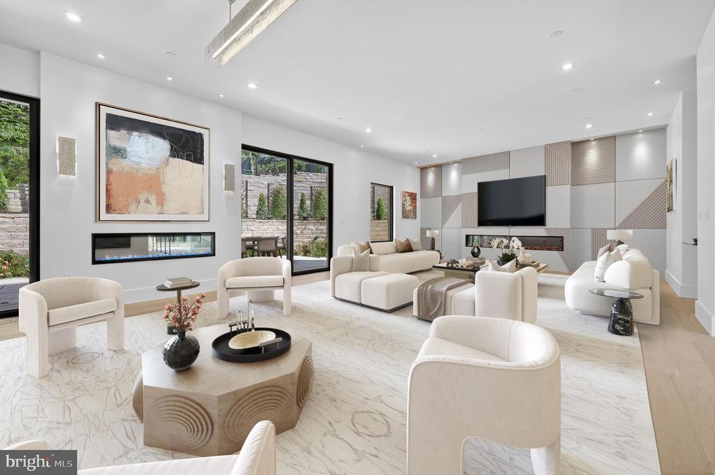 4509 FOXHALL CRESCENT NW, Washington, DC 20007