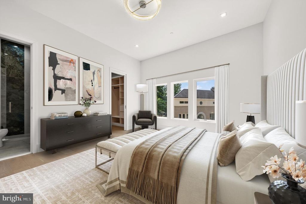 Image 15 of property listing at 4509 FOXHALL CRES NW, Washington, DC 20007