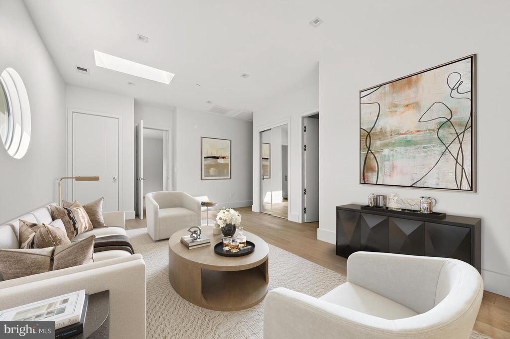 Image 21 of property listing at 4509 FOXHALL CRES NW, Washington, DC 20007