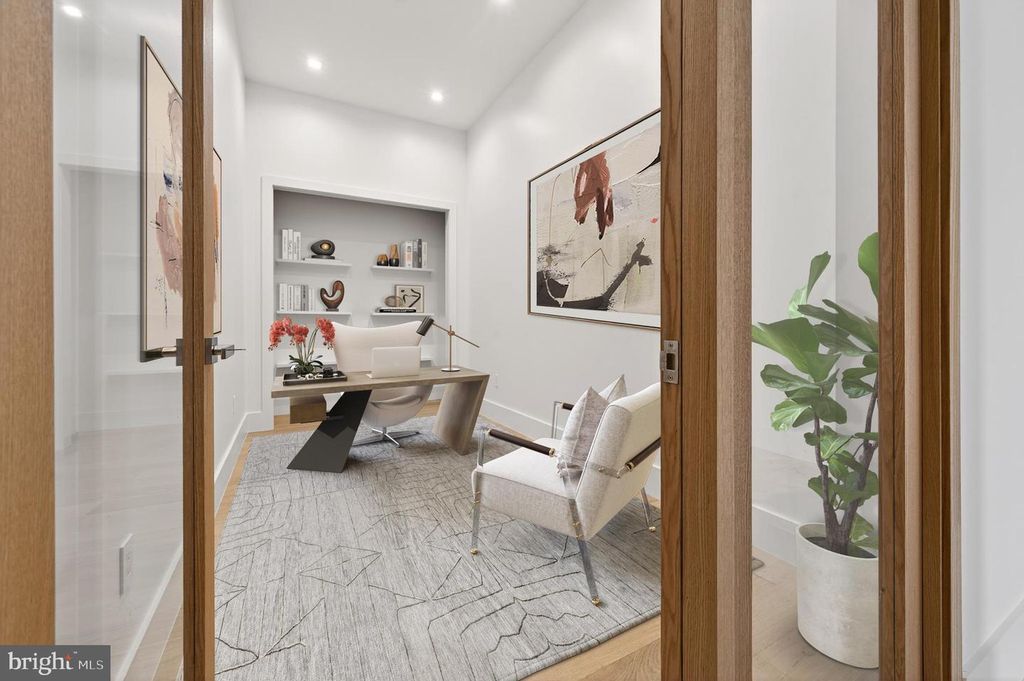 Image 24 of property listing at 4509 FOXHALL CRES NW, Washington, DC 20007