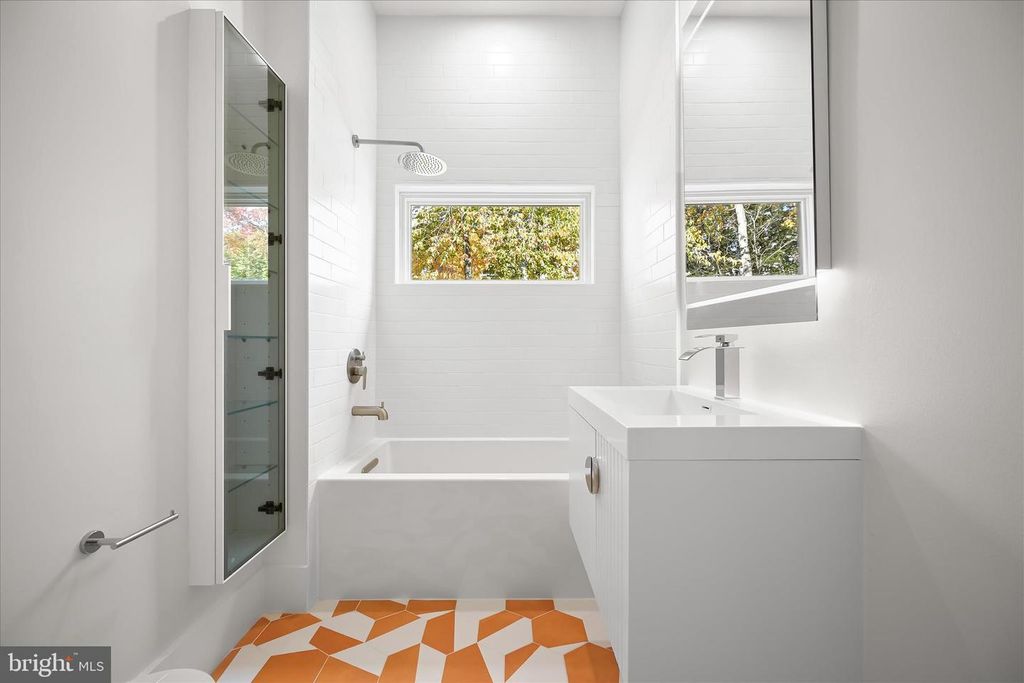 Image 27 of property listing at 4509 FOXHALL CRES NW, Washington, DC 20007