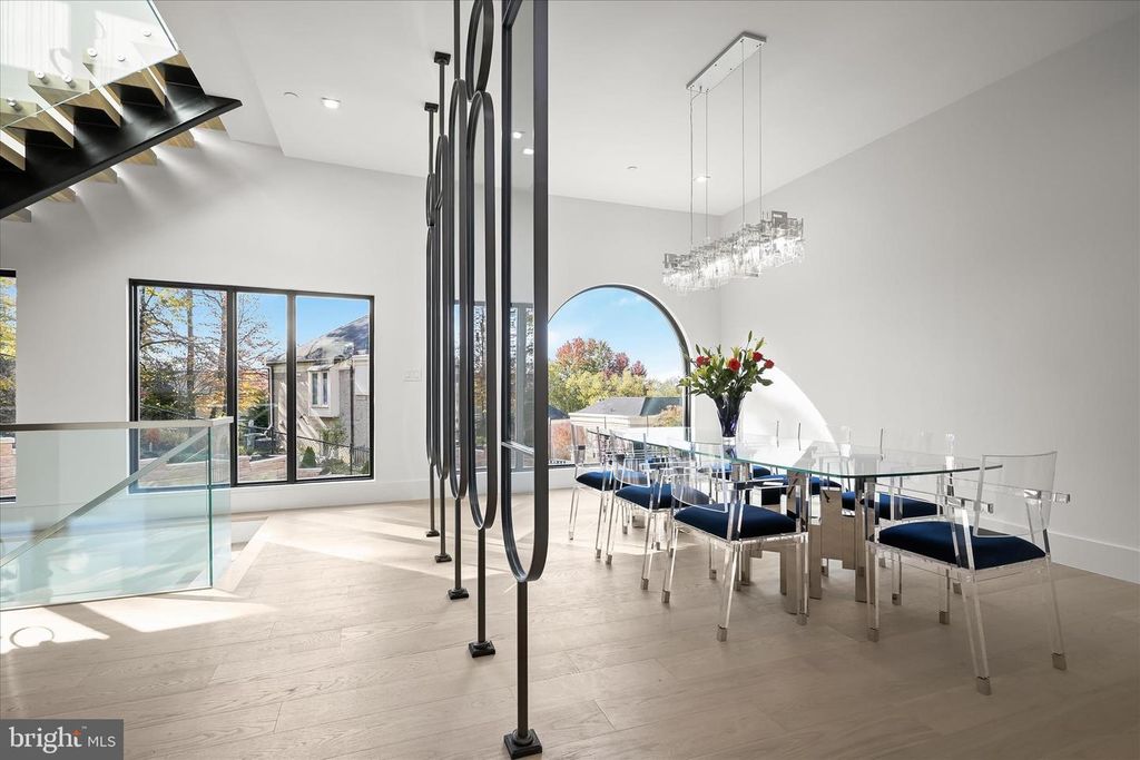 Image 30 of property listing at 4509 FOXHALL CRES NW, Washington, DC 20007