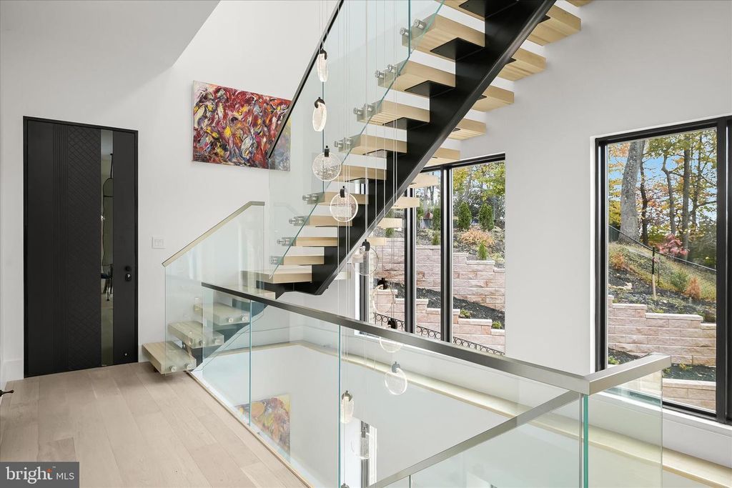 Image 33 of property listing at 4509 FOXHALL CRES NW, Washington, DC 20007