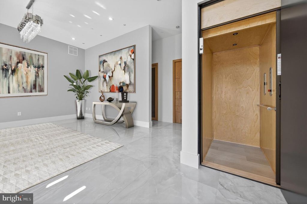 Image 4 of property listing at 4509 FOXHALL CRES NW, Washington, DC 20007