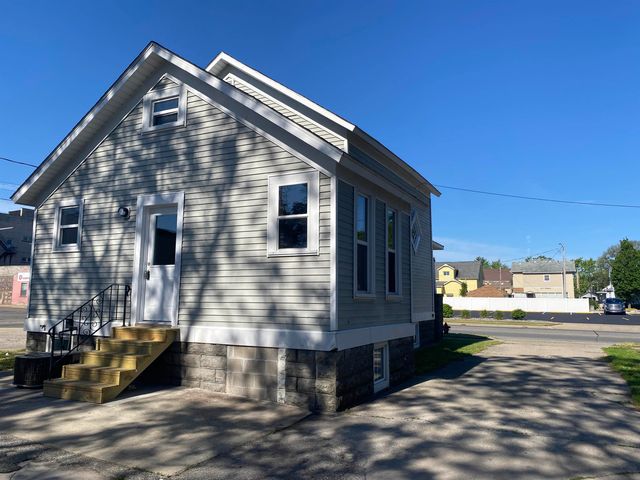 202 N Henry Street, Bay City, MI 48706