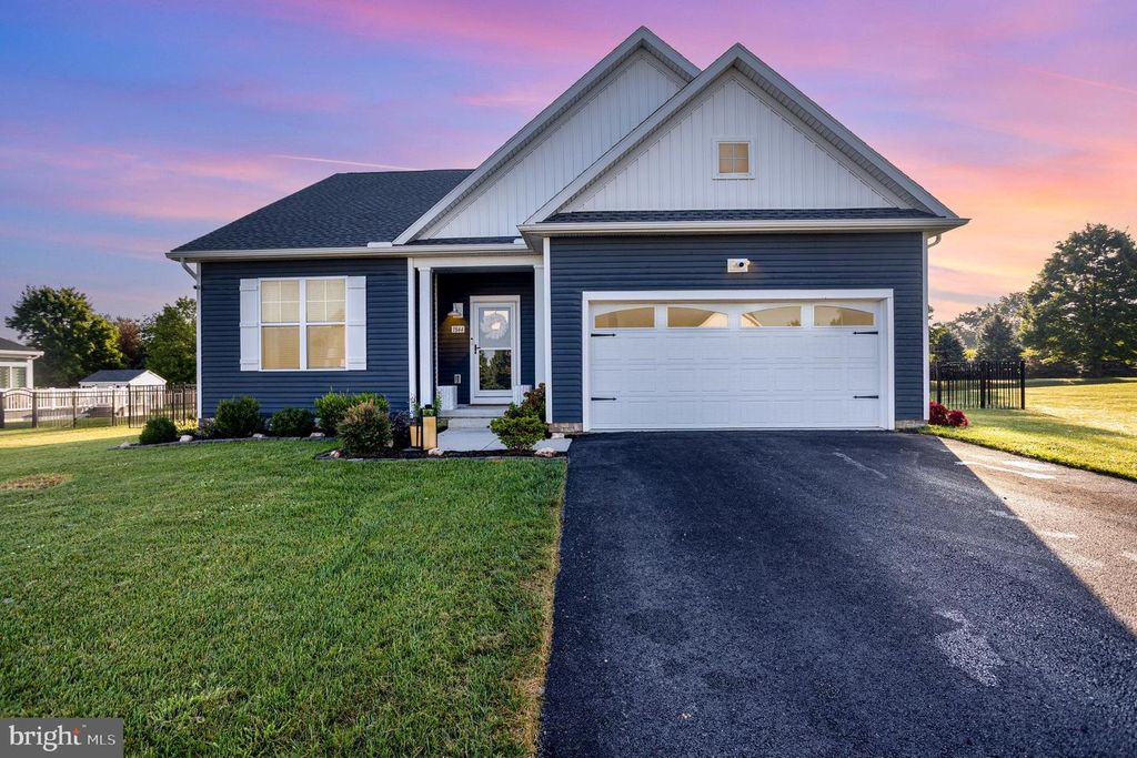 1844 BUCK HILL DR, York, PA 17408