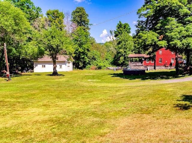 4 Tow Path Road, Barryville, NY 12719