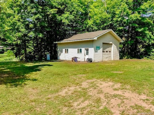 4 Tow Path Road, Barryville, NY 12719