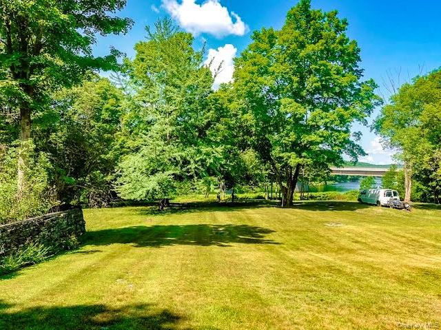 4 Tow Path Road, Barryville, NY 12719