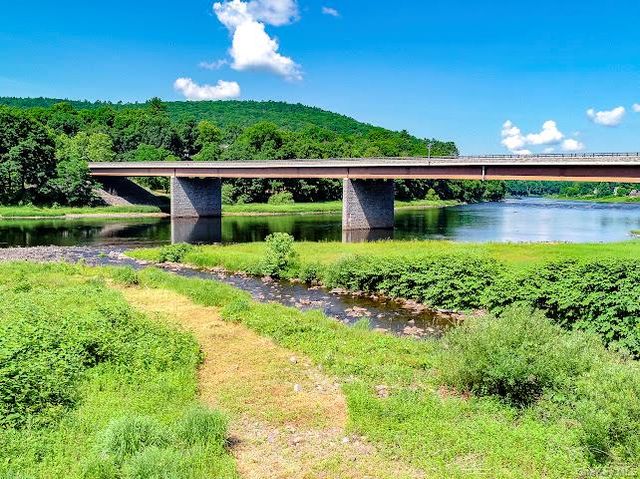 4 Tow Path Road, Barryville, NY 12719