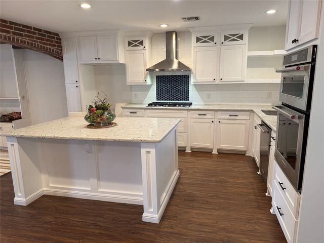 13430 Challaburton Drive, Farmers Branch, TX 75234