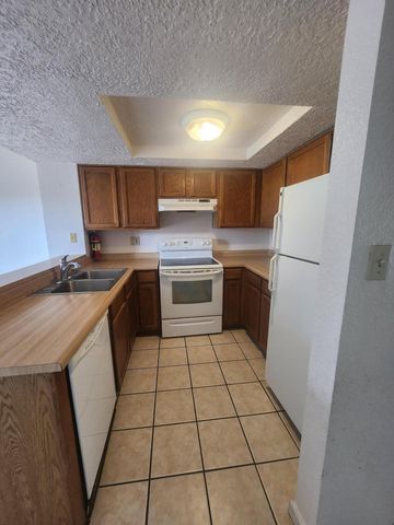6041 Sequoia Road NW D7, Albuquerque, NM 87120