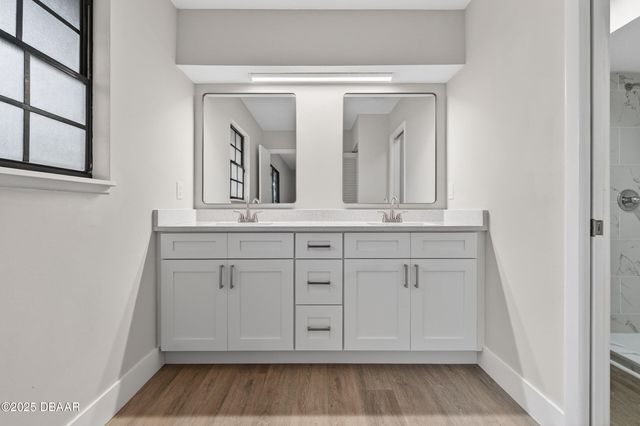 310 Country Circle Drive W, Port Orange, FL 32128