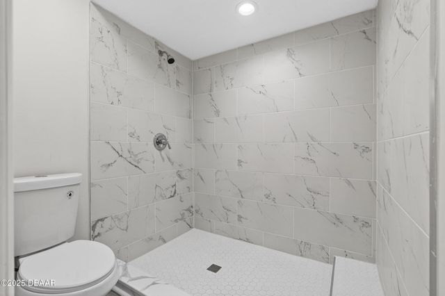 310 Country Circle Drive W, Port Orange, FL 32128