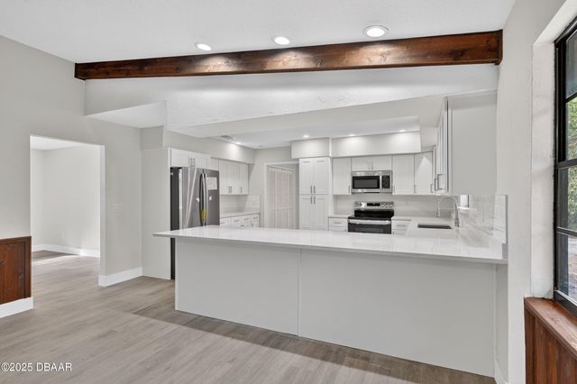 310 Country Circle Drive W, Port Orange, FL 32128