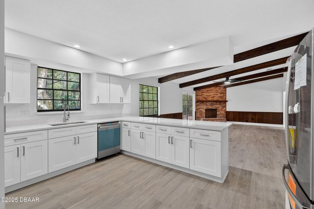 310 Country Circle Drive W, Port Orange, FL 32128