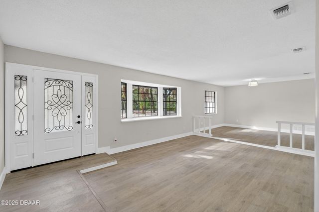 310 Country Circle Drive W, Port Orange, FL 32128