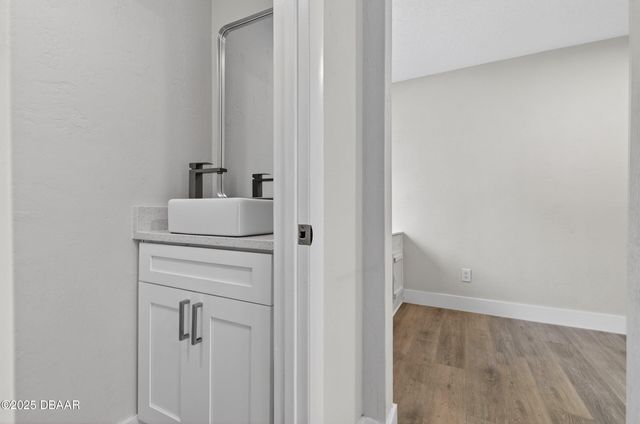 310 Country Circle Drive W, Port Orange, FL 32128