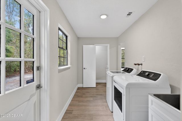 310 Country Circle Drive W, Port Orange, FL 32128