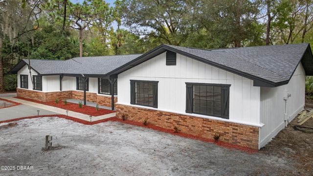 310 Country Circle Drive W, Port Orange, FL 32128