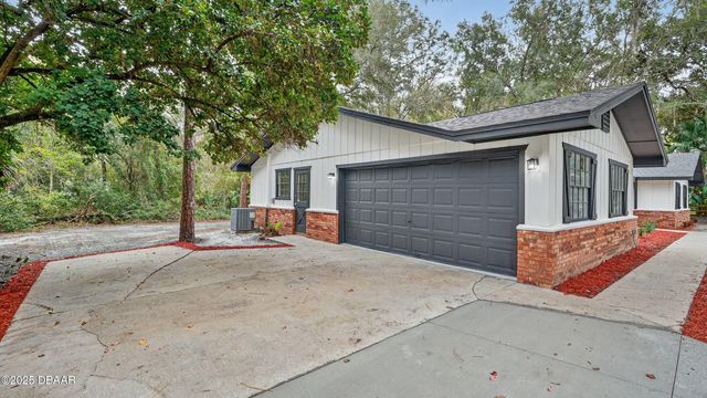 310 Country Circle Drive W, Port Orange, FL 32128