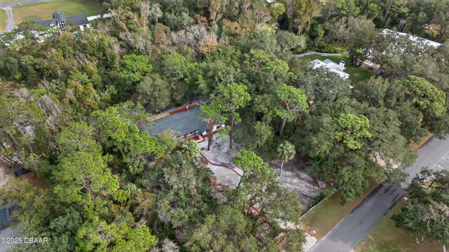 310 Country Circle Drive W, Port Orange, FL 32128