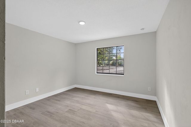 310 Country Circle Drive W, Port Orange, FL 32128