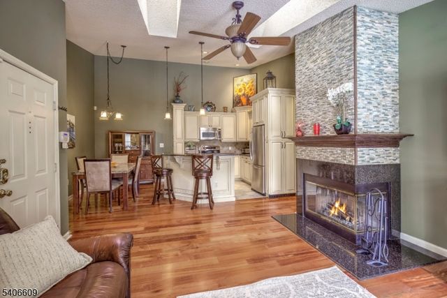 4104 Crawford Ct, Bridgewater Twp., NJ 08807