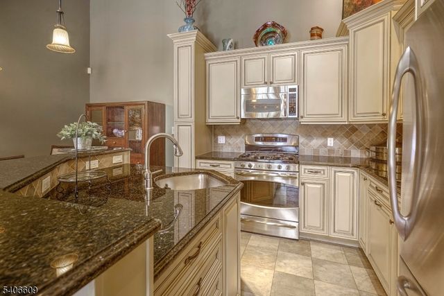 4104 Crawford Ct, Bridgewater Twp., NJ 08807