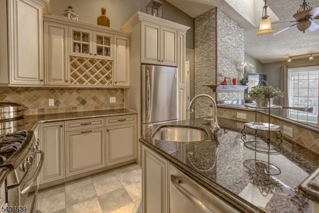 4104 Crawford Ct, Bridgewater Twp., NJ 08807