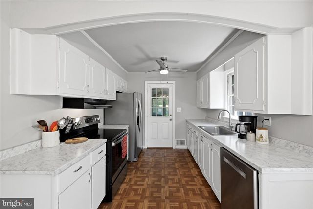 3112 GROVETON ST, Alexandria, VA 22306