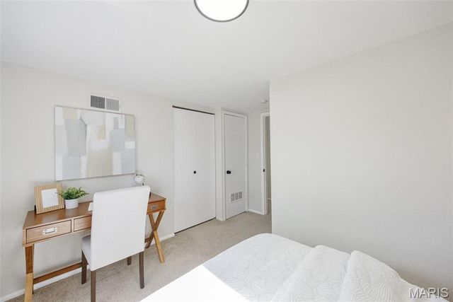 918 Nancy Carol Lane, Glendale, MO 63122