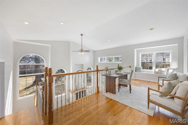 918 Nancy Carol Lane, Glendale, MO 63122