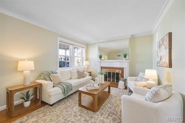 918 Nancy Carol Lane, Glendale, MO 63122