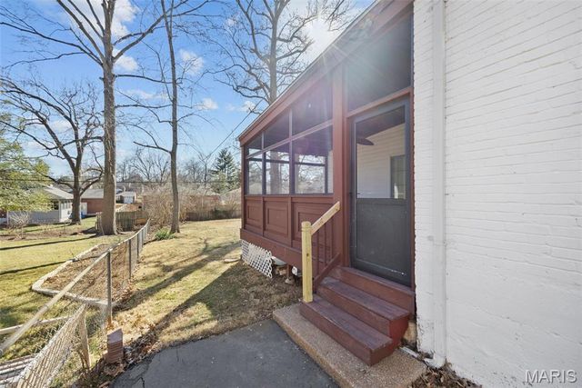 918 Nancy Carol Lane, Glendale, MO 63122