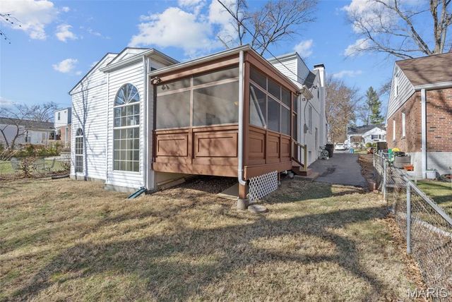 918 Nancy Carol Lane, Glendale, MO 63122