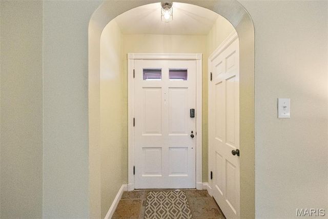 918 Nancy Carol Lane, Glendale, MO 63122