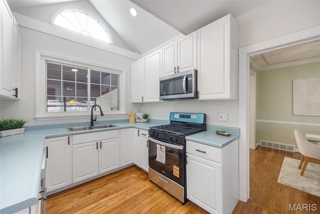 918 Nancy Carol Lane, Glendale, MO 63122