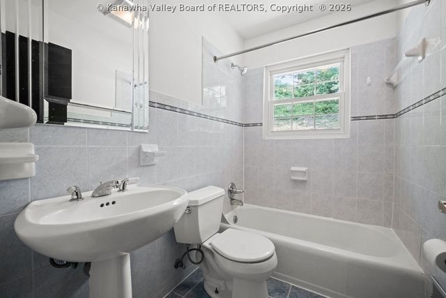851 Carroll Road, Charleston, WV 25314