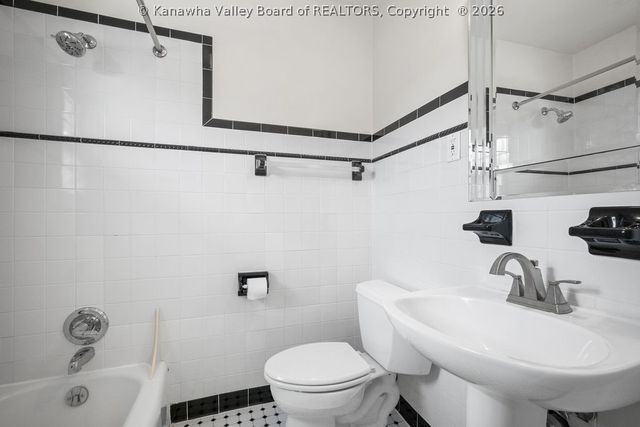 851 Carroll Road, Charleston, WV 25314