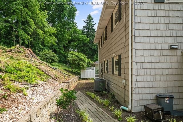 851 Carroll Road, Charleston, WV 25314