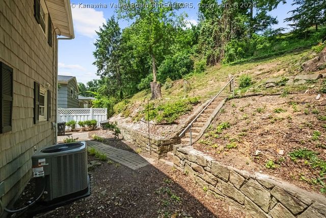 851 Carroll Road, Charleston, WV 25314