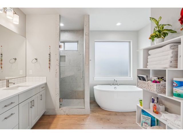 8085 Se REDDINGTON St, Hillsboro, OR 97123