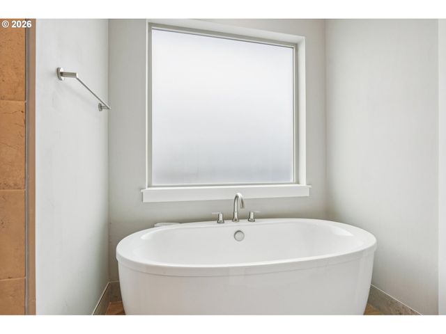 8085 Se REDDINGTON St, Hillsboro, OR 97123