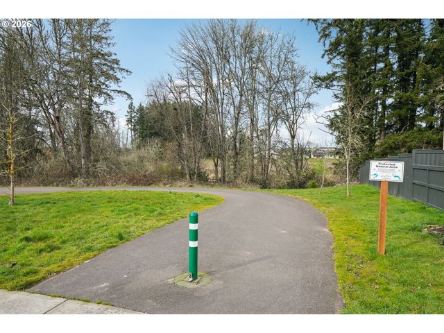 8085 Se REDDINGTON St, Hillsboro, OR 97123