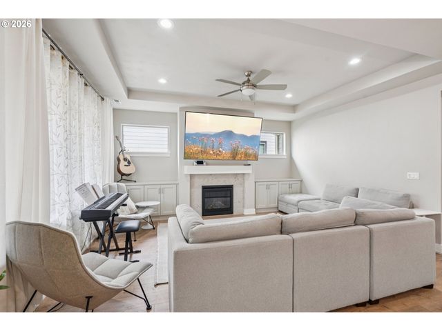 8085 Se REDDINGTON St, Hillsboro, OR 97123