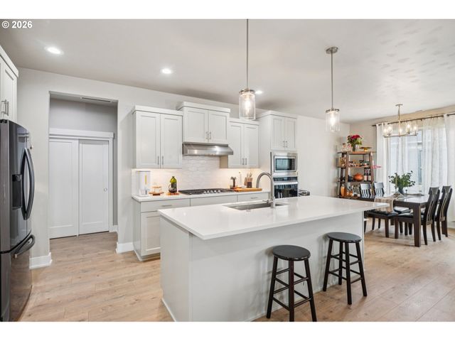 8085 Se REDDINGTON St, Hillsboro, OR 97123