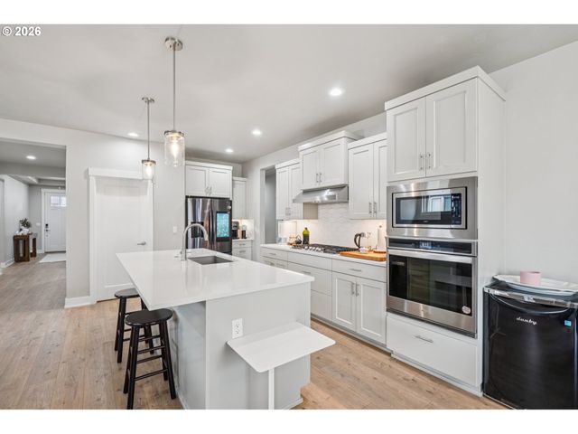 8085 Se REDDINGTON St, Hillsboro, OR 97123