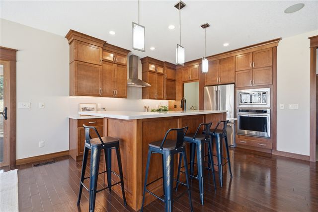 4330 Fawn Hill Court SE, Cedar Rapids, IA 52403